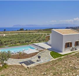 3 bedroom villa with pool near Scopollo, sleeps 6